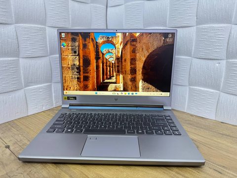 Acer Predator Triton 300 SE